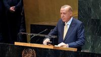 Presiden Turki Recep Tayyip Erdogan memberikan pernyataan di Ankara, menyoroti pentingnya dukungan kolektif kawasan untuk stabilitas Timur Tengah dan memperingatkan Israel agar tidak menghalangi upaya diplomatik yang melibatkan Amerika Serikat dan Iran.