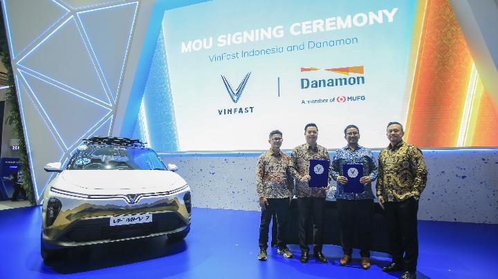 VinFast dan Bank Danamon menjalin kemitraan strategis untuk memperkuat ekosistem kendaraan listrik dan mempercepat adopsi mobil listrik di Indonesia melalui solusi pembiayaan inovatif.