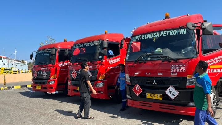 Tim Elnusa Petrofin berupaya keras mempercepat distribusi BBM di Fuel Terminal Reo, Nusa Tenggara Timur, pascagempa Magnitudo 7,7 demi pemulihan pasokan energi vital.