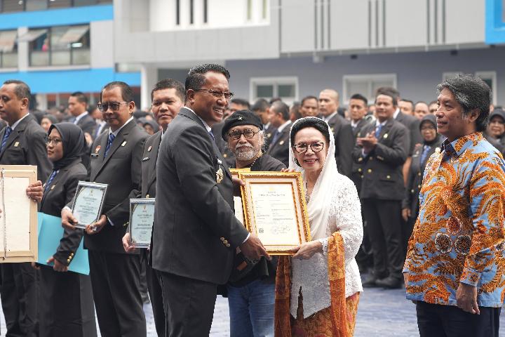 Kolaborasi antara Direktorat Jenderal Kekayaan Intelektual (DJKI) dan Bank Negara Indonesia (BNI) dalam memfasilitasi pencatatan hak cipta gratis di 33 provinsi diharapkan mampu meningkatkan perlindungan karya kreatif nasional dan mendorong ekonomi kreatif.