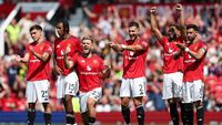 Bryan Robson saat menyampaikan pandangannya mengenai kebutuhan transfer Manchester United, menyoroti posisi bek kiri dan tantangan anggaran klub.