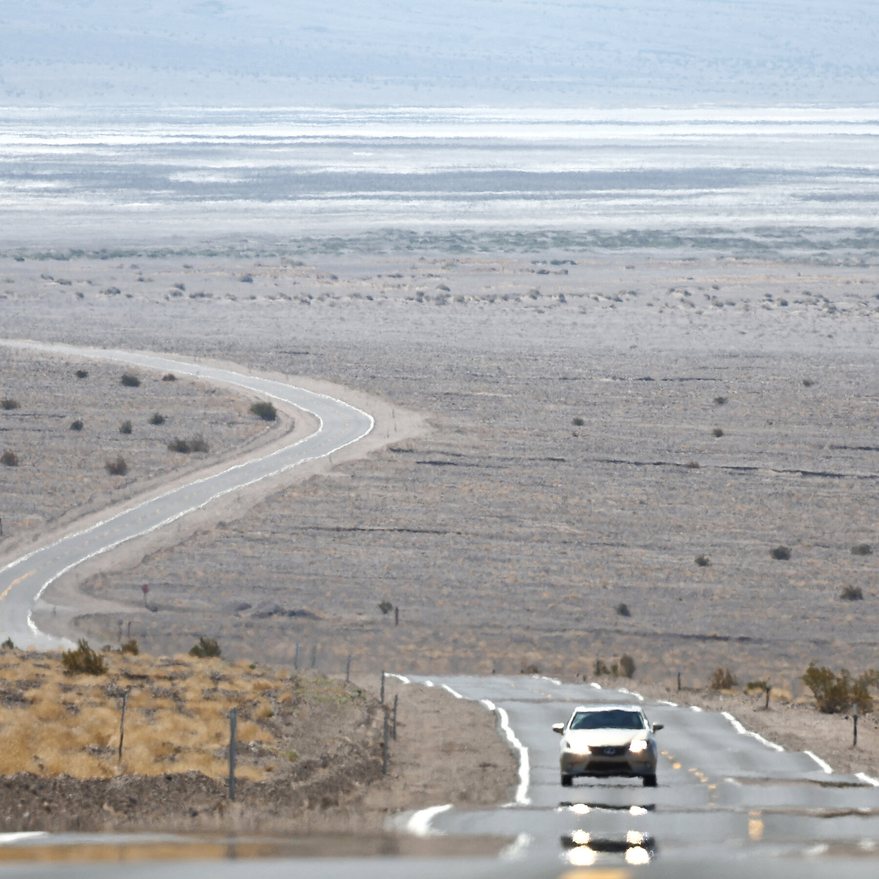 Petugas penolong berupaya di area Death Valley National Park yang dikenal dengan suhu ekstremnya. (Ilustrasi)