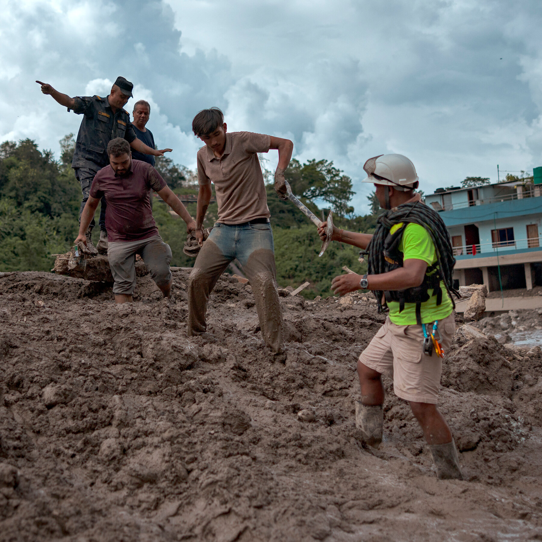 27nepal-live-promo-9am-ET-bqvh-mediumSquareAt3X