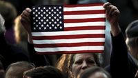 Seorang pekerja asing terampil tengah mempertimbangkan peluang kerja di Amerika Serikat, di tengah usulan kenaikan biaya visa H-1B yang signifikan.