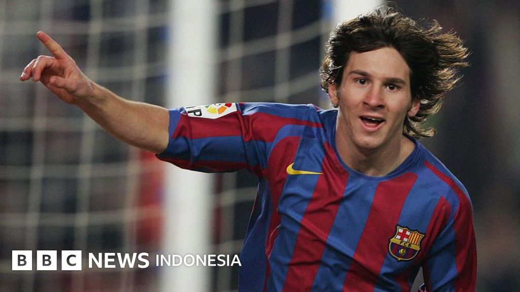 Serbet bersejarah yang ditandatangani Carles Rexach, berisi janji awal kontrak Lionel Messi dengan FC Barcelona, sebuah dokumen yang mengubah sejarah sepak bola.