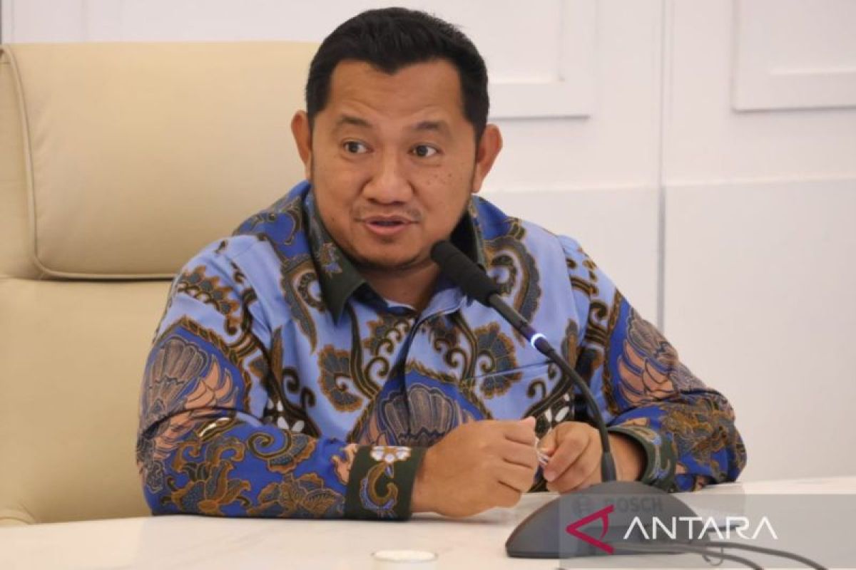 Pembangunan menara telekomunikasi di salah satu wilayah Penajam Paser Utara, sebagai bagian dari upaya peningkatan infrastruktur digital yang didukung Kemkomdigi.