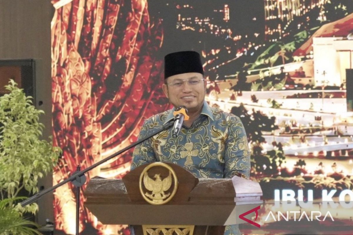 Gubernur Kalimantan Timur Rudy Mas'ud saat menyampaikan pentingnya pemerataan dokter spesialis demi kualitas layanan kesehatan di seluruh pelosok daerah.