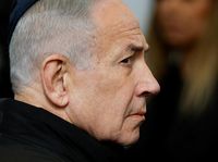 Perdana Menteri Benjamin Netanyahu saat menyampaikan pidato di Knesset, tengah menghadapi tekanan politik serius setelah hasil survei terbaru menunjukkan kemerosotan dukungan terhadap Partai Likud.