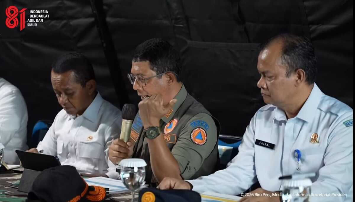Kepala BNPB Letjen TNI Suharyanto menyampaikan kondisi dan alasan ribuan warga Nusa Tenggara Timur (NTT) masih bertahan di tenda pengungsian pasca gempa magnitudo 7,7, salah satunya adalah ketakutan mendalam akan gempa susulan.