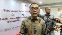 Dirjen Diktiristek Brian Yuliarto saat memberikan keterangan terkait kasus Rektor Unsoed dan rencana evaluasi penerimaan mahasiswa baru di perguruan tinggi.