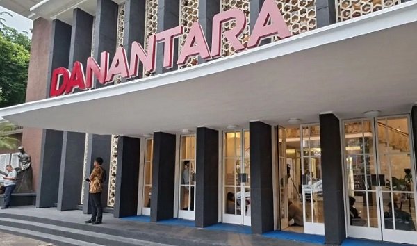 CEO Danantara Rosan Roeslani (kiri) dan COO Dony Oskaria (kanan) saat menghadiri rapat Komite Stabilitas Sistem Keuangan (KSSK) pada 28 Juli 2026.