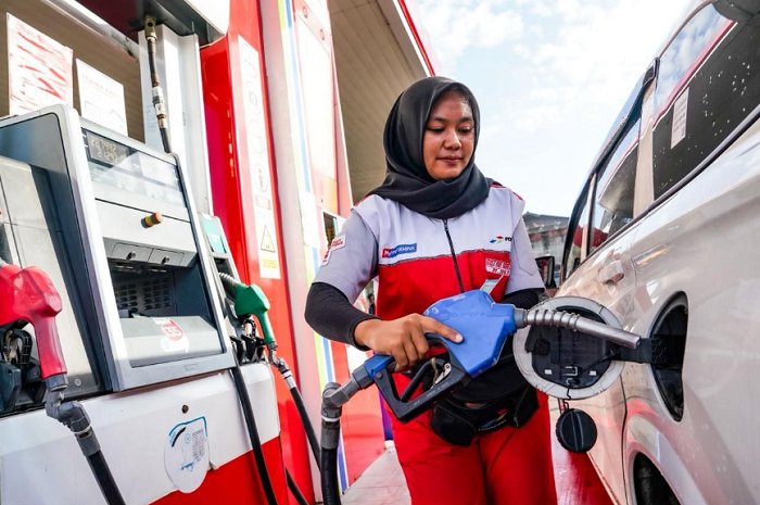 Pompa pengisian bahan bakar Pertamax di salah satu SPBU Pertamina. Harga BBM nonsubsidi Pertamax, Pertamax Green, dan Pertamax Turbo resmi turun mulai 1 Agustus 2026.