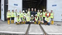 Sejumlah pelajar antusias mengikuti program KELANA KLHK, menjelajahi operasional MRT sebagai bagian dari edukasi transportasi berkelanjutan.