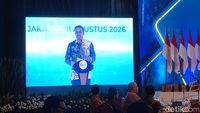 Menteri Koperasi dan UKM Maman Abdurrahman saat memberikan pernyataan terkait tantangan UMKM di pasar domestik yang 'becek', Jakarta.
