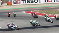 Maximo Quiles merayakan kemenangannya yang dominan di Moto3 Aragon 2026, memperkuat posisinya di puncak klasemen sementara kejuaraan dunia.