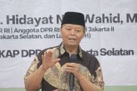 Wakil Ketua MPR Hidayat Nur Wahid mendesak pemerintah untuk melakukan perbaikan fundamental terhadap sistem desil demi memastikan penyaluran bantuan sosial yang lebih akurat dan tepat sasaran.
