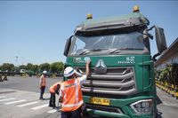 pelindo-gelar-uji-emisi-di-ttl-dan-tps-targetkan-100-truk-peti-kemas-1786624778451