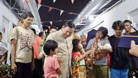 Presiden Prabowo Subianto meninjau langsung kondisi hunian baru warga relokasi bantaran rel di kawasan Senen, Jakarta Pusat, menegaskan harapan akan kualitas hidup yang lebih baik bagi penghuninya.