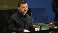 Presiden Ukraina Volodymyr Zelensky menolak pemilu di masa perang, mengutamakan stabilitas dan persatuan nasional menghadapi agresi Rusia.