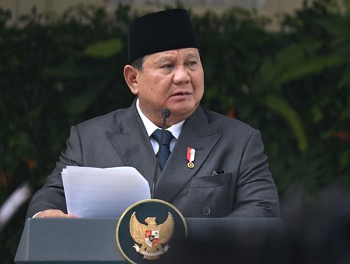 Presiden Prabowo Subianto saat menyampaikan pernyataan penting terkait rencana kebijakan pemerintah.