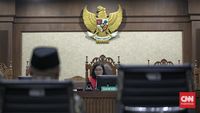Kepala BPKH Fadlul Imansyah memberikan keterangan di persidangan kasus korupsi kuota haji, menjelaskan mekanisme pengembalian selisih dana haji khusus kepada jemaah.
