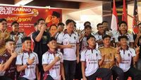 Agus Supriyanto, mantan pemain Persija Jakarta, memimpin latihan intensif Banteng Jakarta FC menjelang Soekarno Cup 2026.