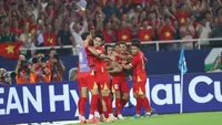 Tim Nasional Vietnam merayakan gelar juara Piala AFF 2022, menyamai rekor empat titel yang dimiliki Singapura dan menegaskan status mereka sebagai kekuatan dominan di Asia Tenggara.