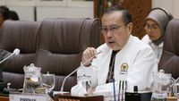 Seorang warga terdampak gempa bumi di NTT berada di lokasi pengungsian. Kondisi serba kekurangan dan trauma akibat bencana rentan memicu masalah kesehatan mental yang memerlukan dukungan profesional.