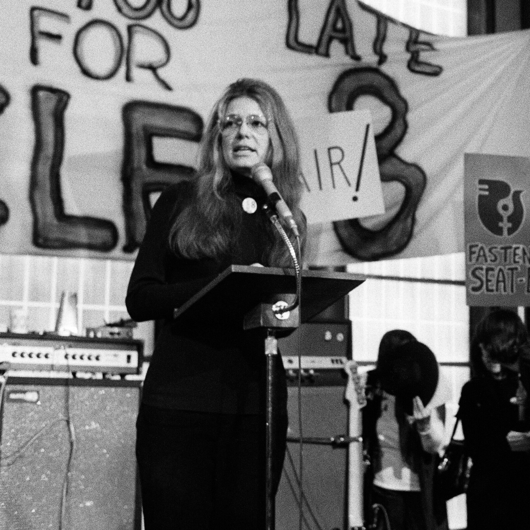 Gloria Steinem, ikon dan arsitek gerakan feminis modern, berpulang pada usia 92 tahun, meninggalkan warisan perjuangan tak ternilai untuk kesetaraan perempuan di seluruh dunia.