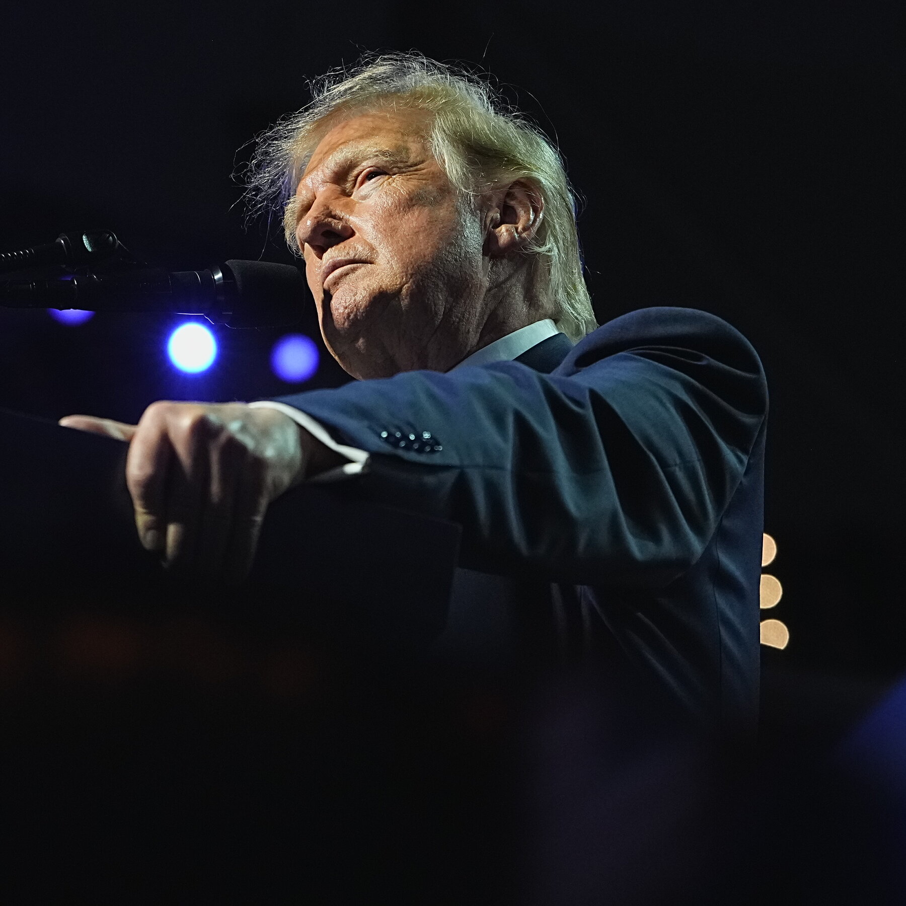 09midterms-trump-dividend-ltvh-mediumSquareAt3X