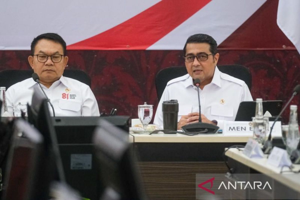 Menteri Pariwisata dan Ekonomi Kreatif saat menyampaikan strategi penguatan ekosistem halal untuk produk kreatif Indonesia.
