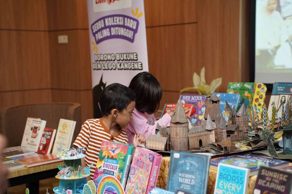 Bupati Kutai Timur, Ardiansyah Sulaiman, saat menyampaikan ajakan membudayakan membaca buku kepada generasi muda dalam rangka persiapan Gebyar Literasi Kutai Timur 2026.