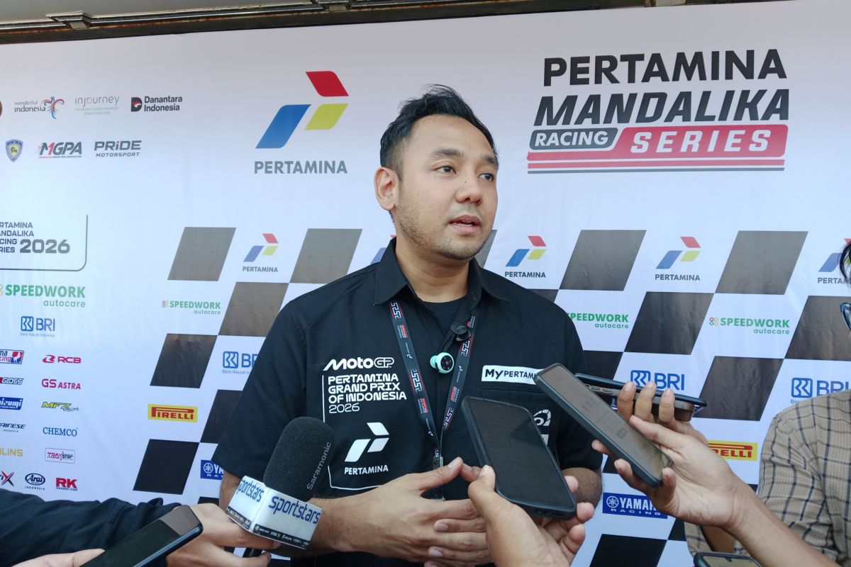 Pembalap beraksi di Sirkuit Mandalika dalam Pertamina Mandalika Racing Series. MGPA menerapkan regulasi FIM terbaru untuk putaran keempat.