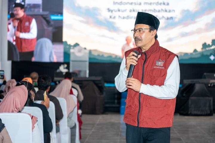 Antusiasme siswa dan orang tua mewarnai pembukaan resmi Sekolah Rakyat, yang kini siap memberikan pendidikan gratis dan berkualitas bagi 220 pelajar di wilayah tersebut.