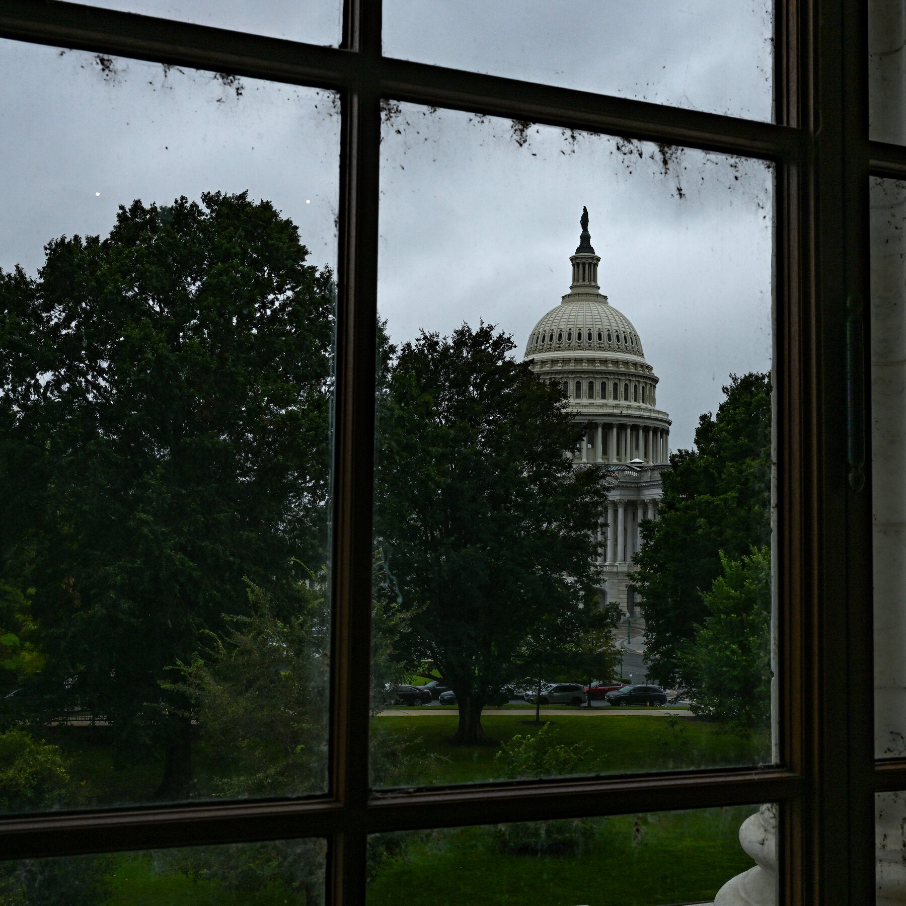 Para senator Partai Republik di Capitol Hill menghadapi tekanan untuk merumuskan kebijakan ekonomi jelang pemilu paruh waktu.