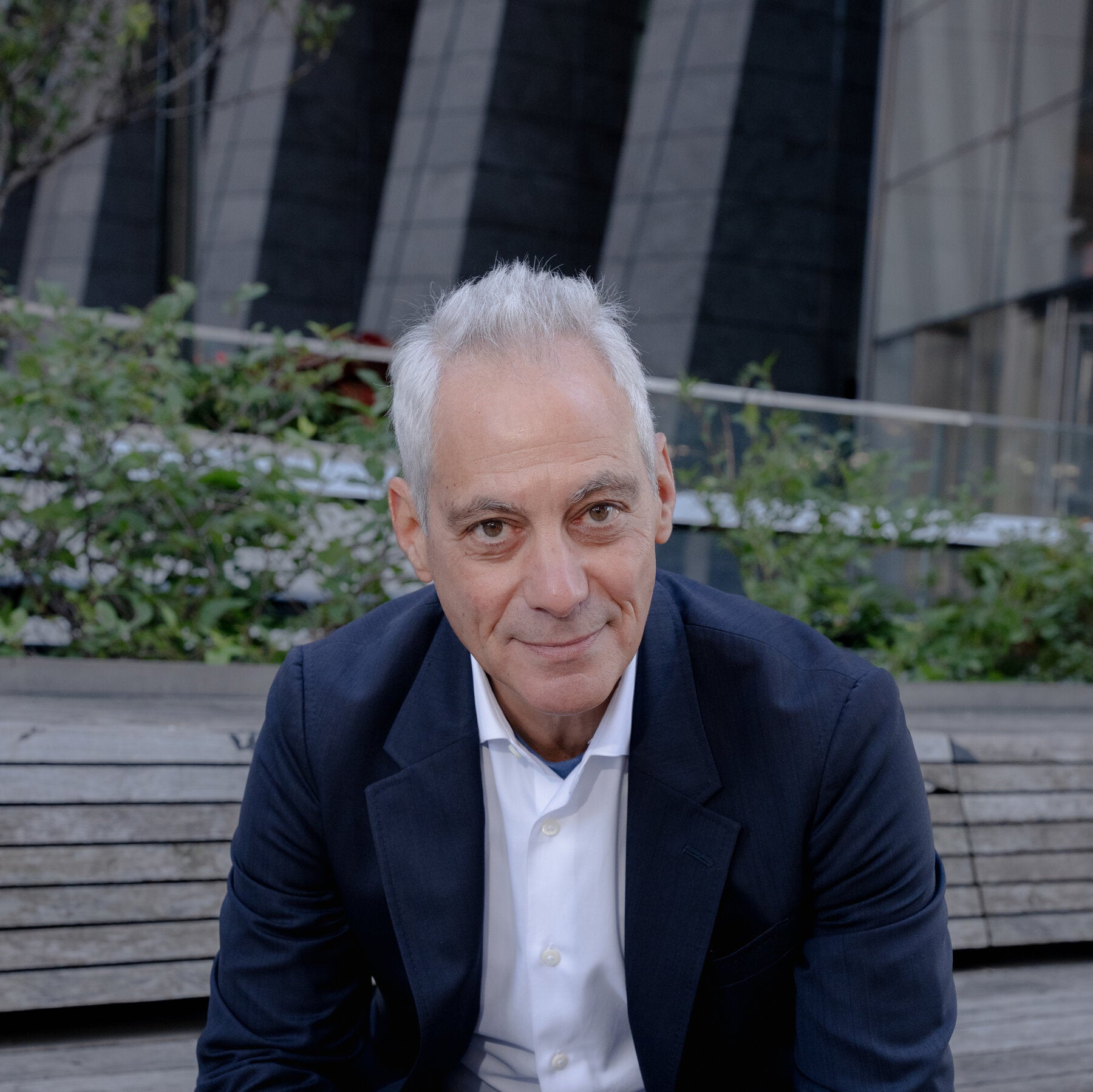 Rahm Emanuel, sosok politisi Demokrat berpengalaman, kembali mengukuhkan perannya sebagai kekuatan strategis di balik layar politik Amerika Serikat.