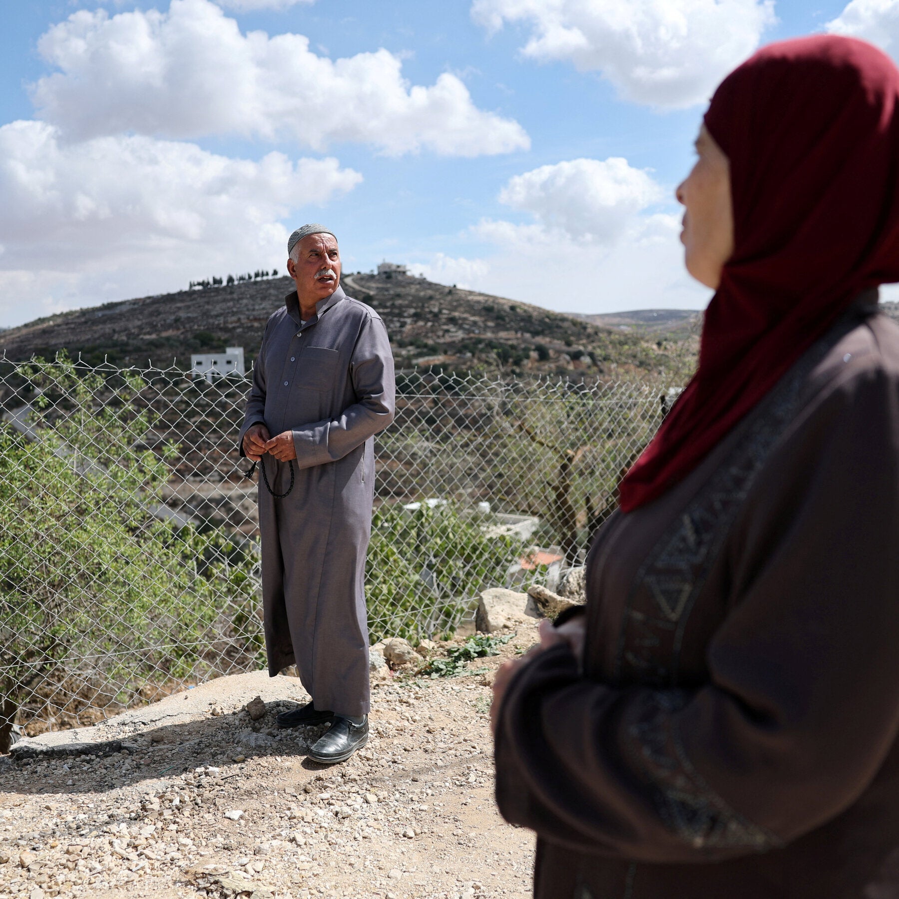 Pemukim Israel menghalangi akses ke properti Palestina di Tepi Barat, mengabaikan putusan Mahkamah Agung.
