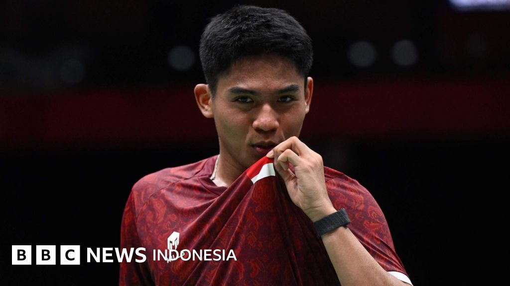 Tim bulutangkis beregu putra Indonesia merayakan kemenangan dramatis atas Tiongkok di final Asian Games 2026, Kamis (24/09), mengamankan medali emas pertama bagi kontingen Merah Putih.
