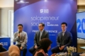 Relationship Banking Director Bank Saqu Hendrik Komandangi (tengah) didampingi Co-Founder & COO IDN William Utomo (kanan) dan CEO Otten Coffee Jhoni Kusno (kiri) saat memperkenalkan Bank Saqu Solopreneur Society: The Founders Club di Jakarta.