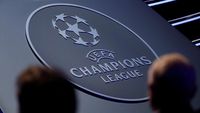Ermedin Demirovic dan Ferran Torres, dua penyerang yang langsung mencetak hat-trick dan memimpin daftar top skor Liga Champions 2024/2025 setelah Matchday 1 yang sengit.