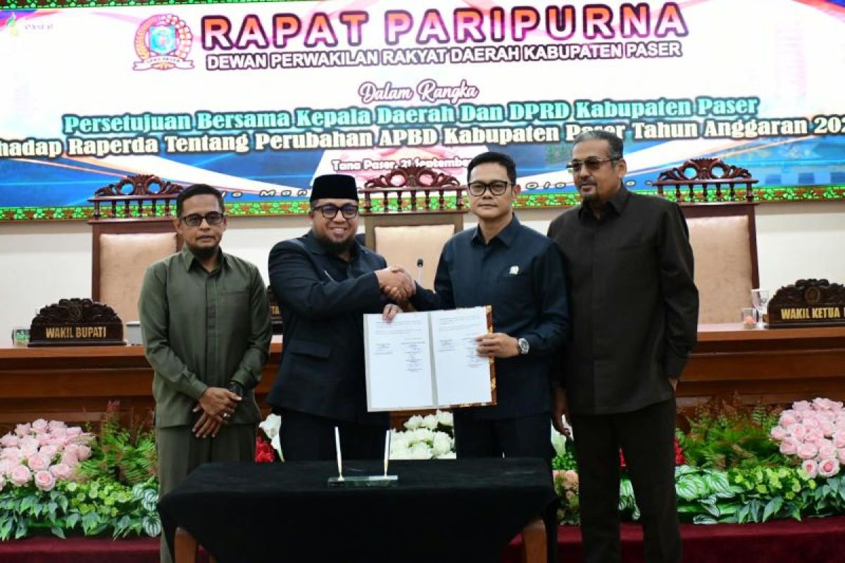 Wakil Bupati Paser Ikhwan Antasari saat menyampaikan arahannya mengenai pentingnya efisiensi anggaran di lingkungan OPD. Langkah ini diambil sebagai respons proaktif terhadap proyeksi penurunan APBD Perubahan 2026.