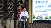 Wamendagri Wiyagus menyampaikan pentingnya kolaborasi lintas sektor dan integrasi data untuk mempercepat eliminasi TBC di Indonesia.