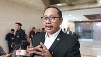 Anggota DPR RI Muhamad Nur Purnamasidi saat menyampaikan pandangannya terkait peningkatan anggaran Program Indonesia Pintar (PIP) untuk pemerataan pendidikan.