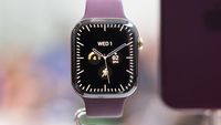 Apple Watch Series 12 dan AirPods 5, perangkat wearable terbaru yang fokus pada inovasi kesehatan dan performa.