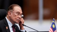 Perdana Menteri Malaysia Anwar Ibrahim tampil membawakan lagu di hadapan publik, sebuah aksi yang mendadak viral di India.