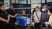 Jenazah Valenth A Tambuto, WNI yang diduga dibunuh di Armenia, tiba di Indonesia dan diserahkan kepada keluarga. Keluarga berharap keadilan segera ditegakkan.