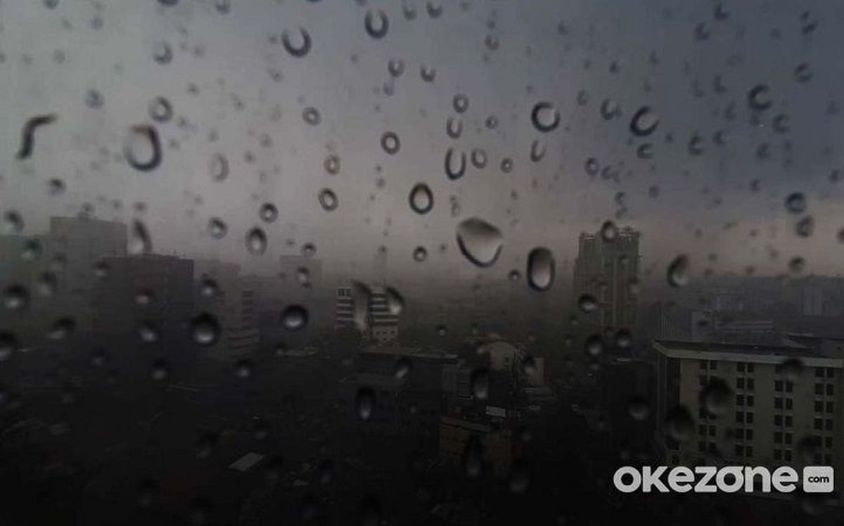 Langit cerah berawan di wilayah urban, antisipasi perubahan cuaca yang dinamis sesuai prakiraan BMKG.