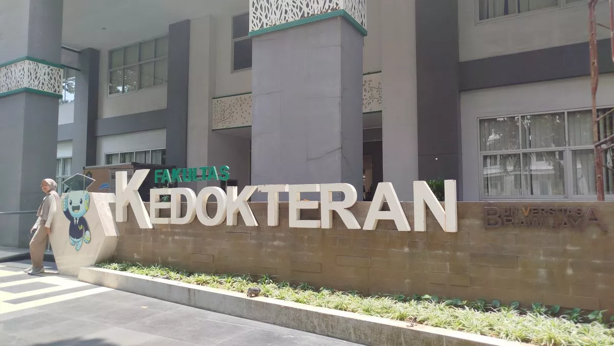 Gedung Fakultas Bio-industri Pertanian dan Kehutanan (FBiPK) Universitas Brawijaya, Malang, lokasi insiden terjatuhnya seorang mahasiswa Fakultas Kedokteran dari lantai 6.