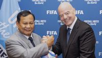 Ketua Umum PSSI, Erick Thohir, saat memberikan keterangan pers mengenai rencana kehadiran Presiden Prabowo Subianto dan Presiden FIFA Gianni Infantino di penutupan FIFA ASEAN Cup 2026.