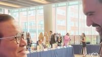 Gubernur Jakarta Pramono Anung dan Wali Kota New York Zohran Mamdani dalam pertemuan bilateral, menyoroti pentingnya diplomasi kota untuk kemajuan ekonomi dan investasi di KTT U20 2026.